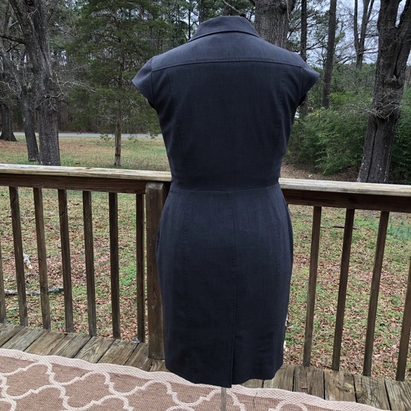 Sleeveless dress with pockets - Picture 3 of 6